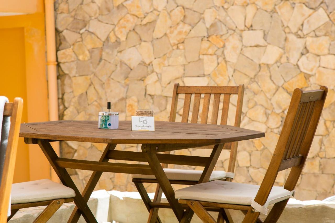 Casa Amarela Guesthouse البوفيرا المظهر الخارجي الصورة