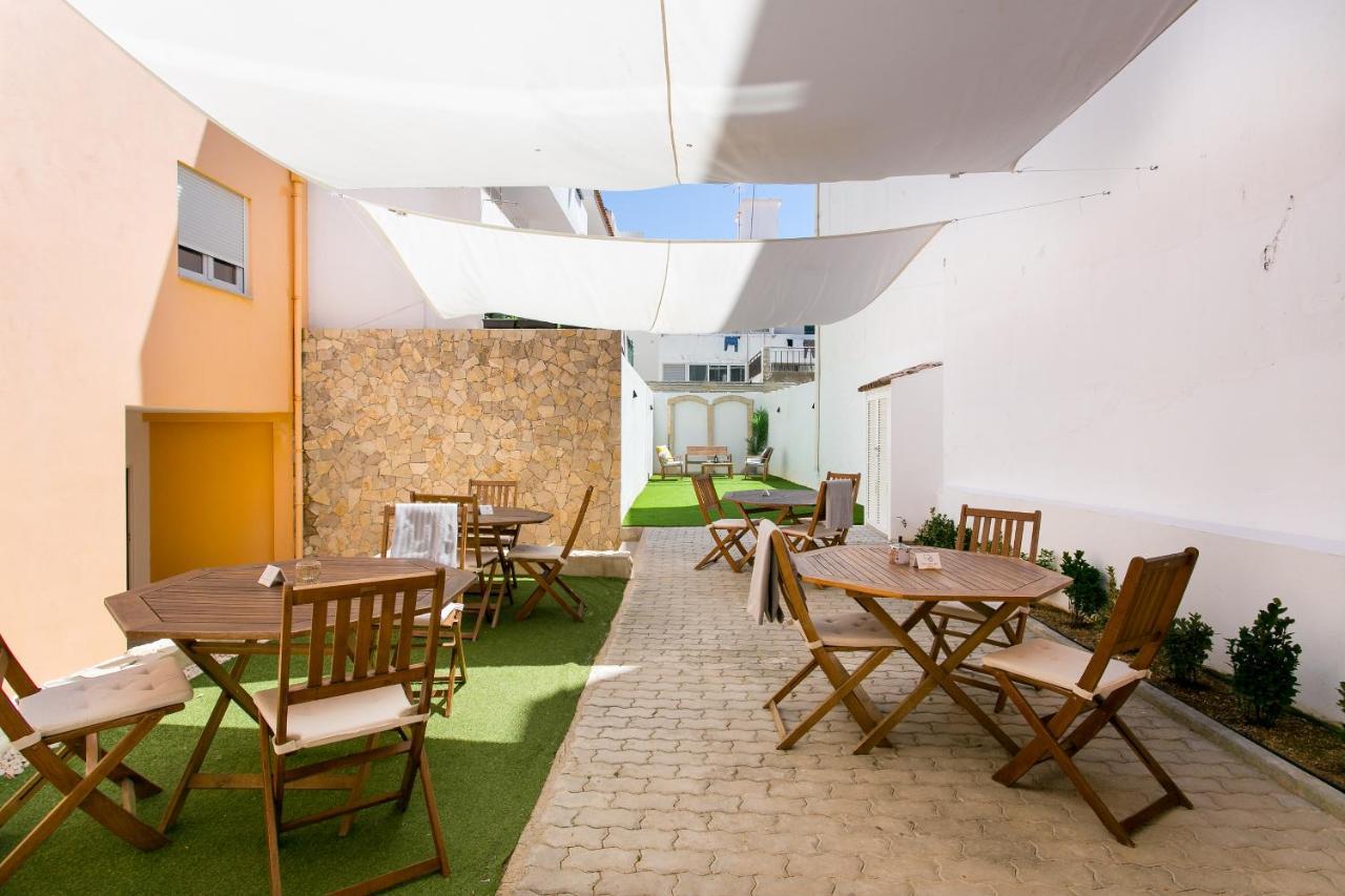 Casa Amarela Guesthouse البوفيرا المظهر الخارجي الصورة